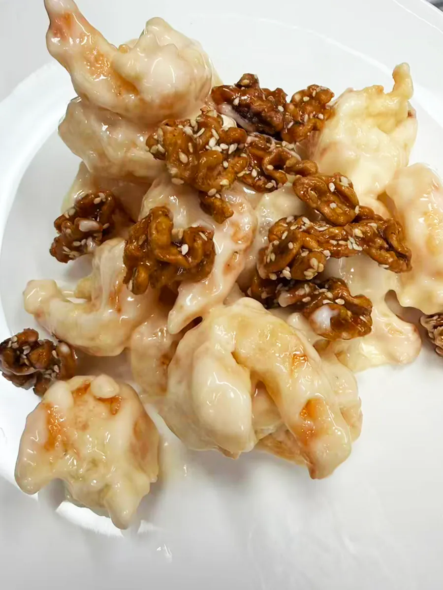 Walnut Shrimp at Lin Dumpling，a Chinese Restaurant in Sacramento